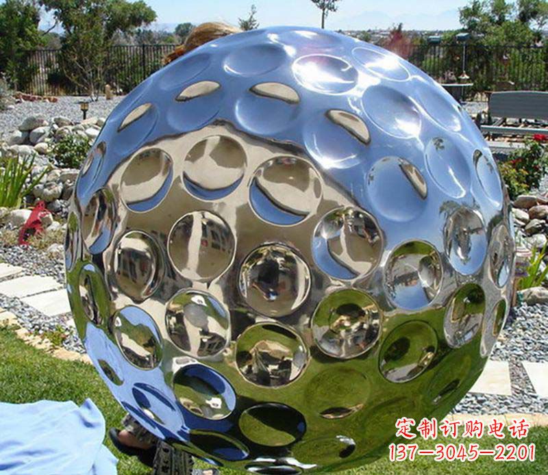 高尔夫球雕塑 - 不锈钢/高尔夫球 高尔夫球雕塑 - 不锈钢/高尔夫球