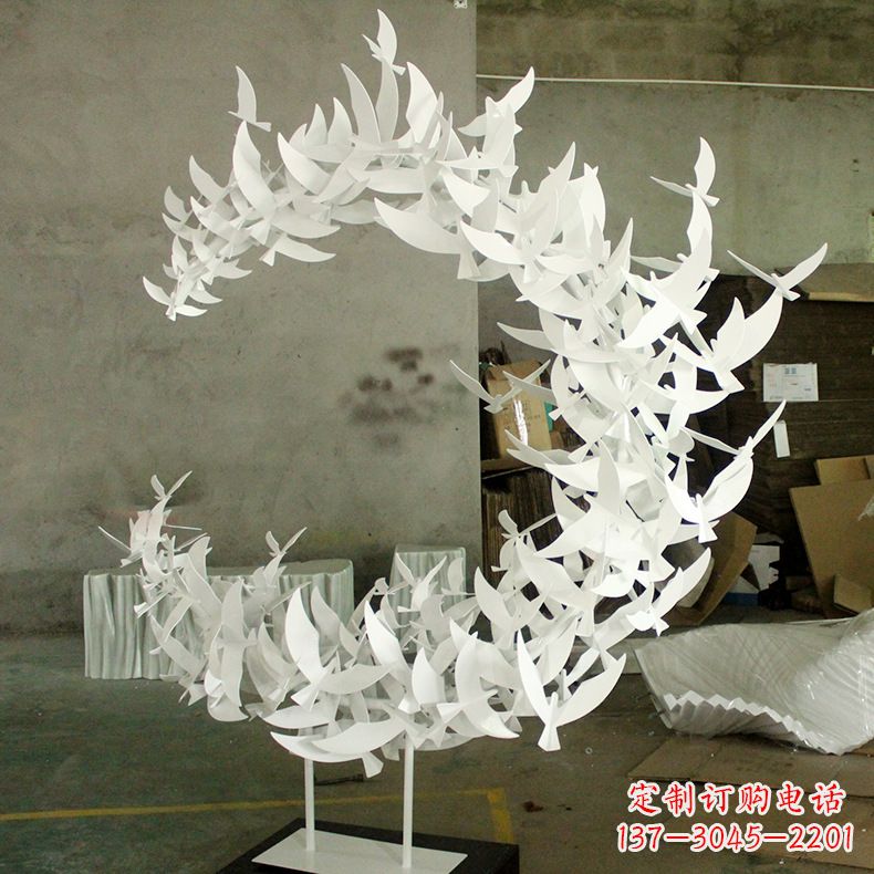 不锈钢鸽子景观雕塑,飞翔的格子群创意鸟类标识摆件