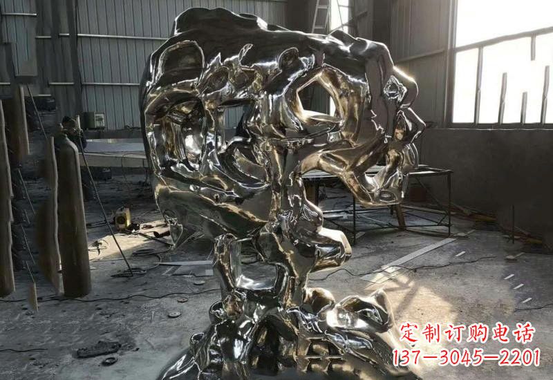不锈钢公园镜面太湖石雕塑