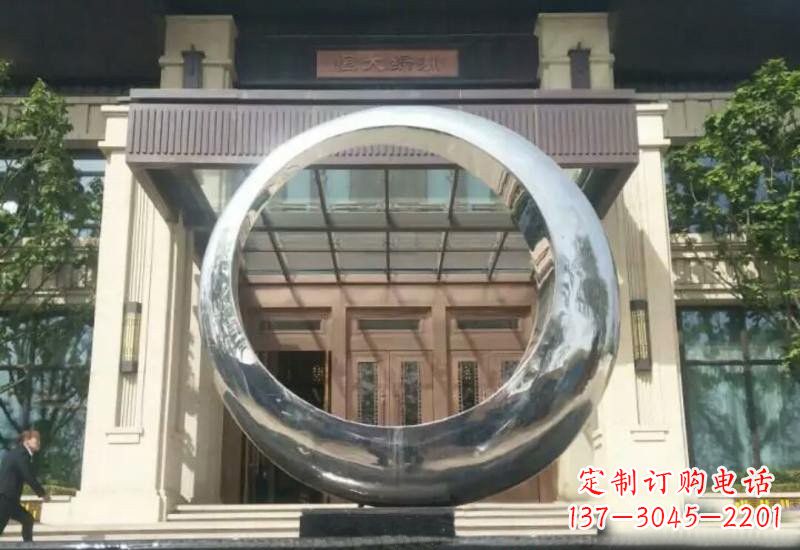 不锈钢公园镜面圆环雕塑