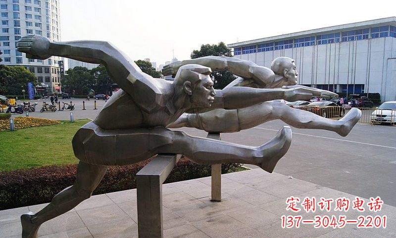 不锈钢公园跨栏人物雕塑