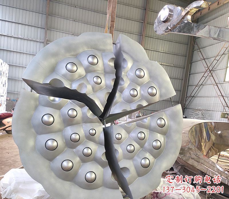 不锈钢公园莲蓬景观雕塑