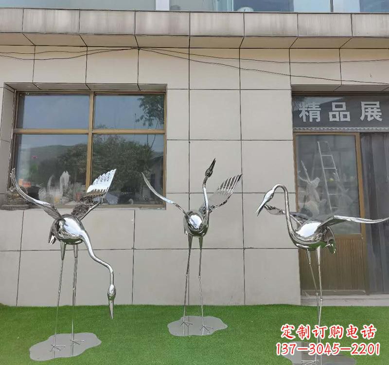 不锈钢仙鹤雕塑:传承传统文化 不锈钢仙鹤雕塑:传承传统文化