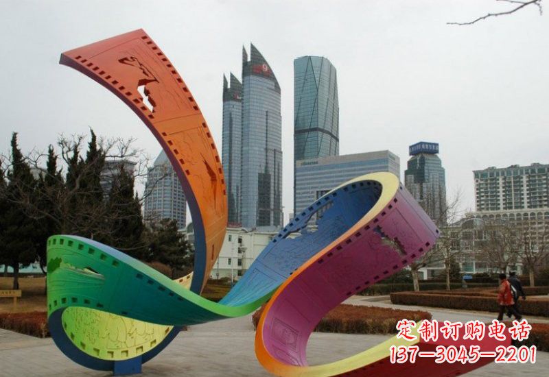 不锈钢广场彩色胶片雕塑