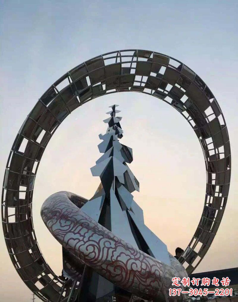 不锈钢广场抽象祥云和松树雕塑