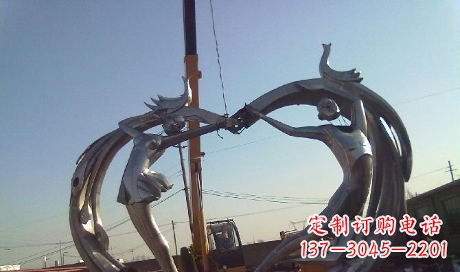 不锈钢广场双人舞雕塑