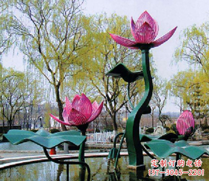 不锈钢荷花景观雕塑