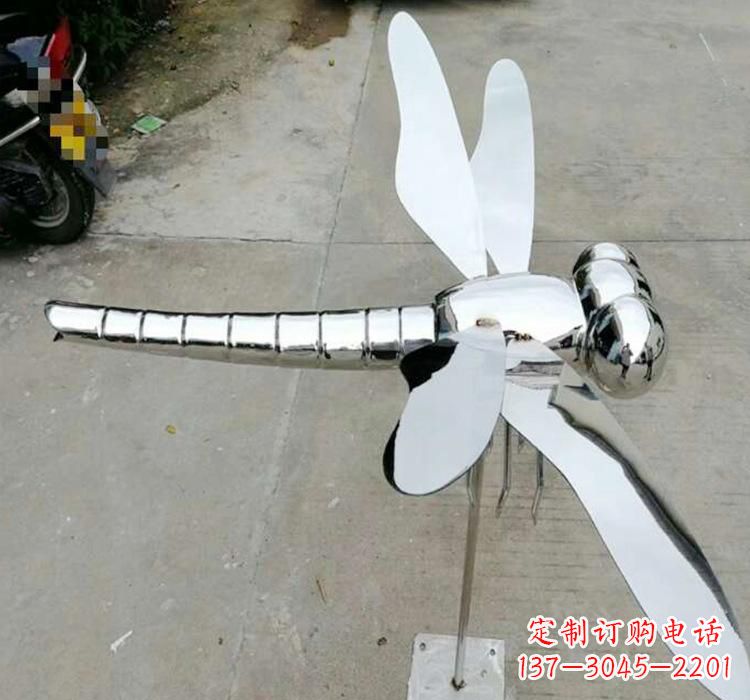 不锈钢户外镜面蜻蜓雕塑