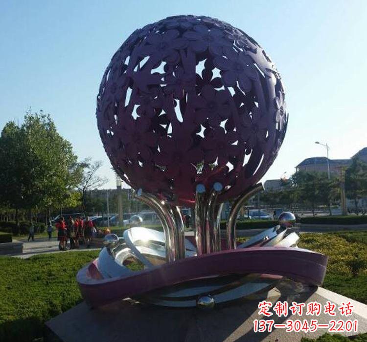 不锈钢花朵镂空球雕塑