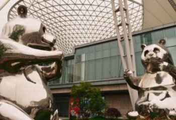 不锈钢公园动物镜面熊猫雕塑