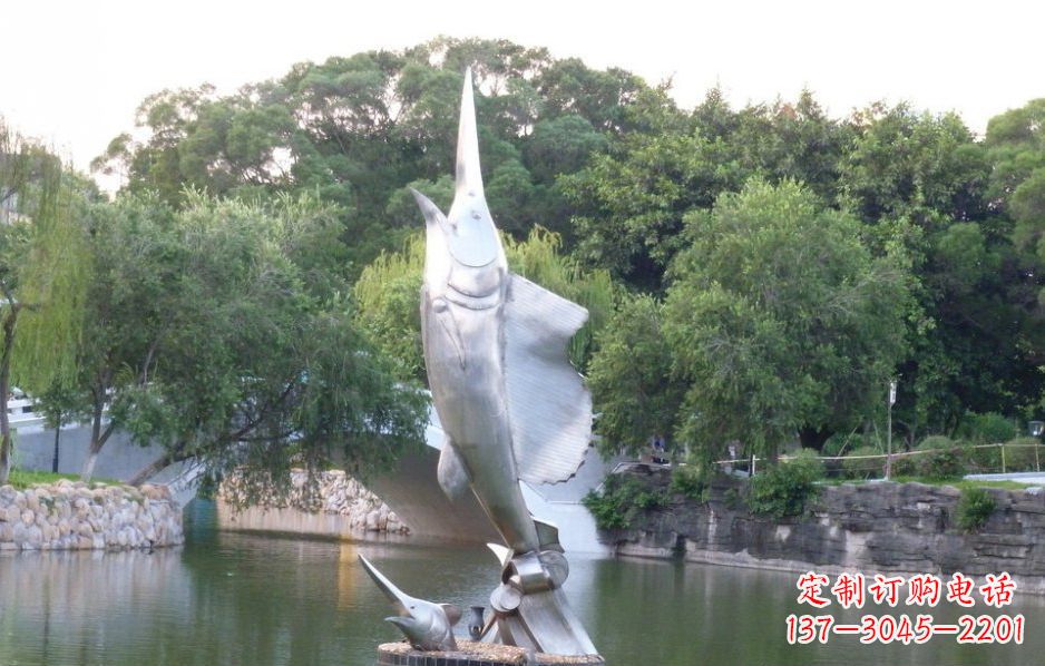 不锈钢尖嘴鱼公园景观雕塑