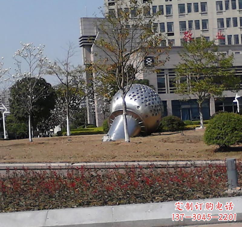 不锈钢话筒雕塑:简约而又具有现代感 不锈钢话筒雕塑:简约而又具有现代感
