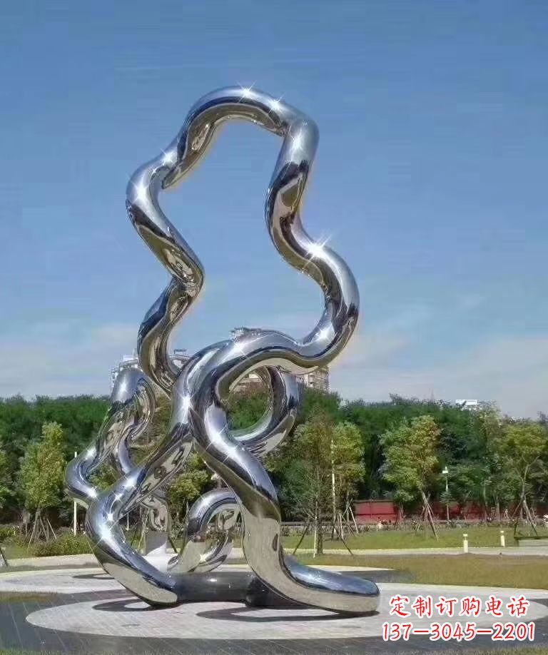 不锈钢镜面抽象景观雕塑