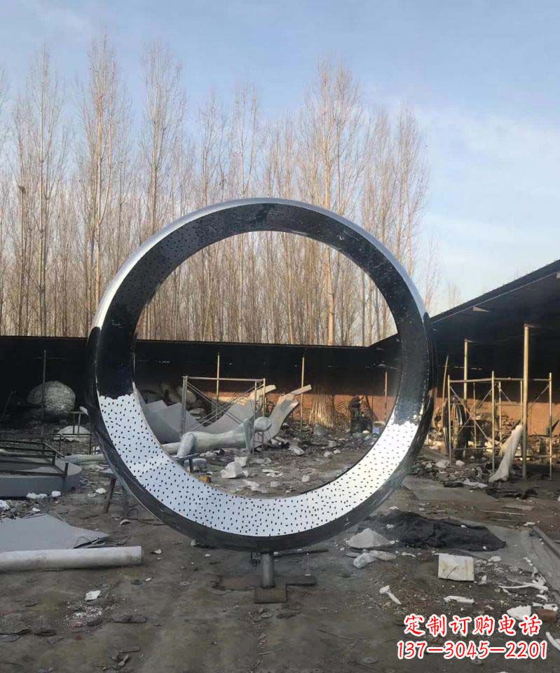 不锈钢镜面抽象圆环雕塑