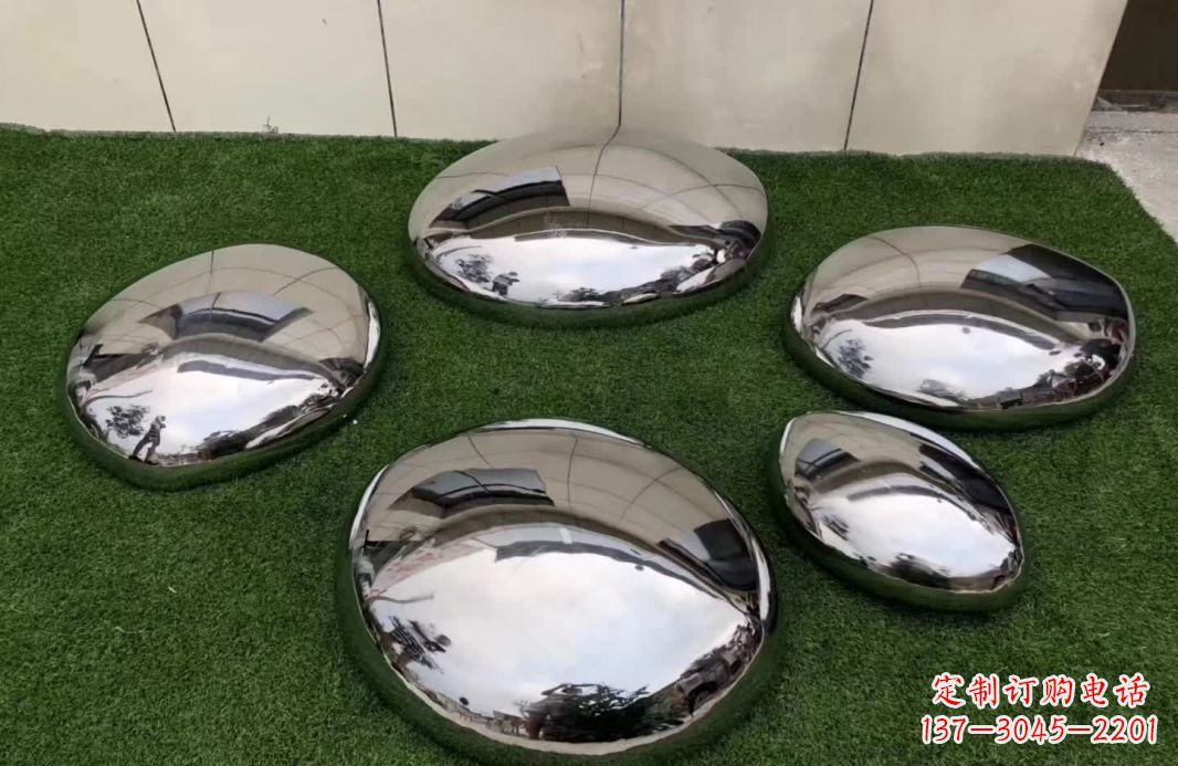 不锈钢镜面鹅卵石雕塑12