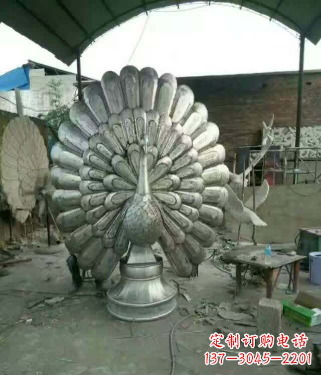 不锈钢烤漆孔雀开屏雕塑