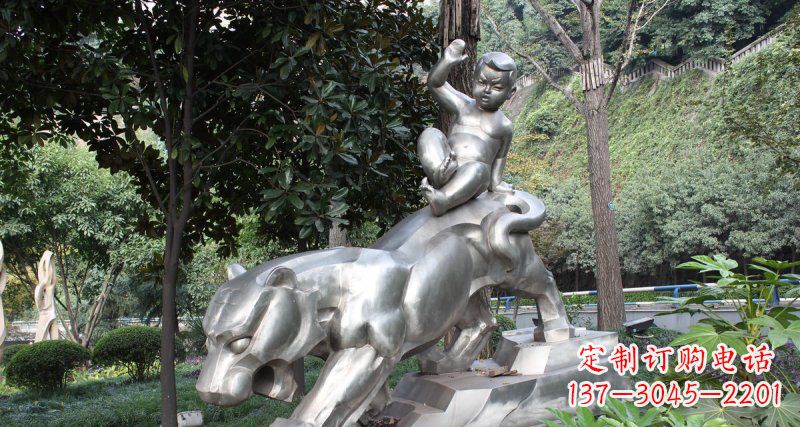 不锈钢老虎雕塑美丽而又可爱 不锈钢老虎雕塑美丽而又可爱