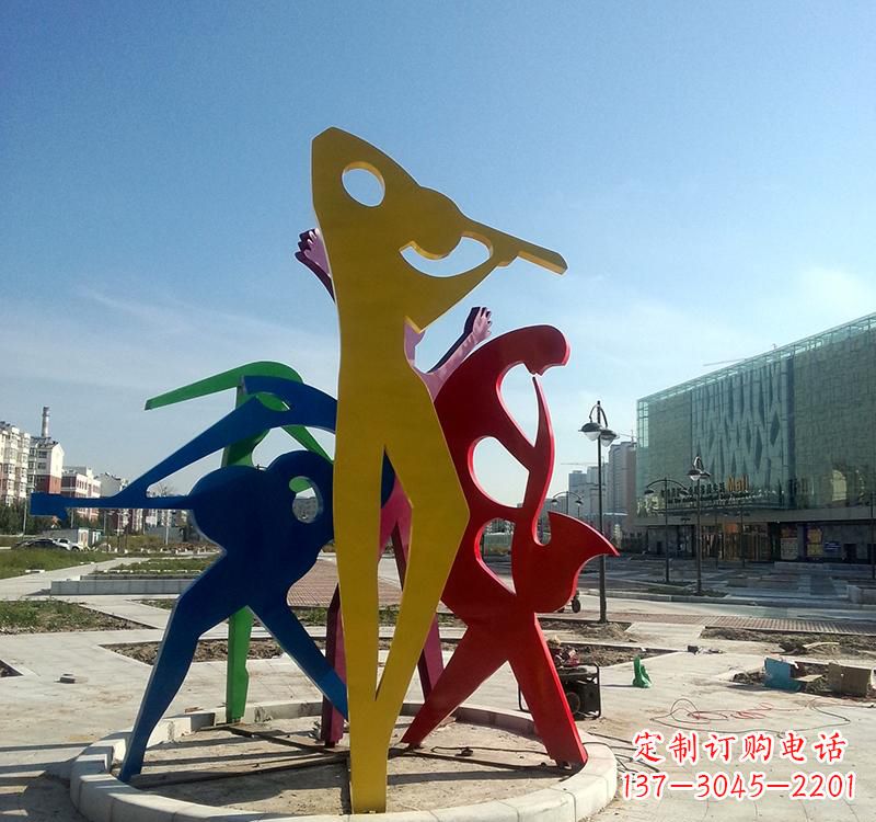 不锈钢乐队演凑人物雕塑