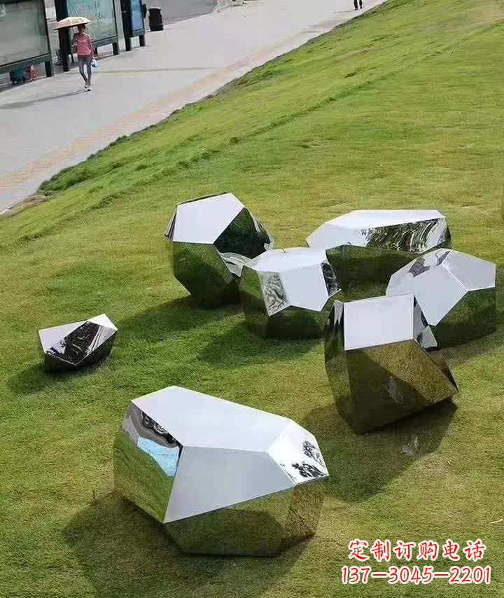 不锈钢菱形镜面景观装饰雕塑