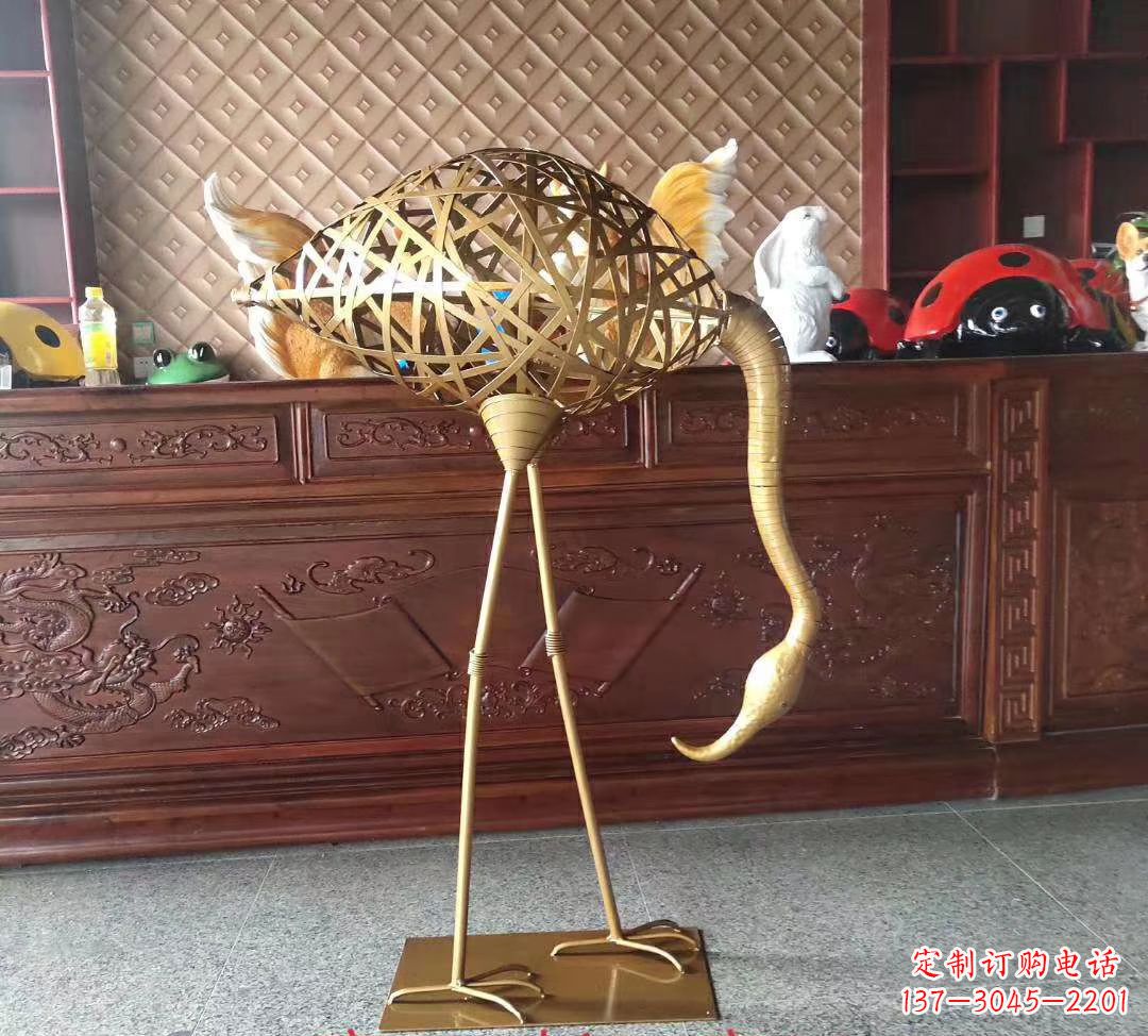 不锈钢镂空丹顶鹤动物摆件