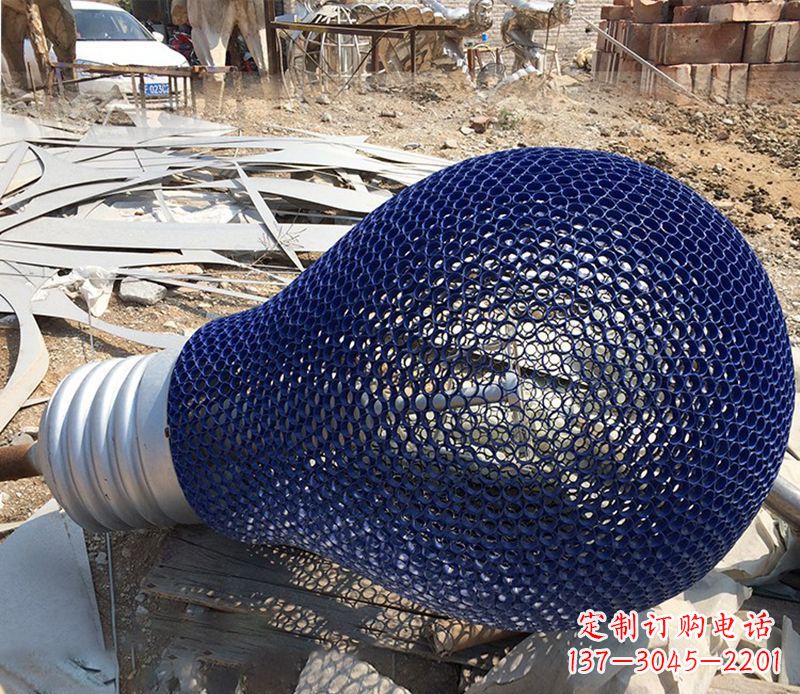 不锈钢镂空灯泡雕塑