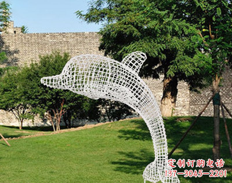 不锈钢镂空海豚雕塑