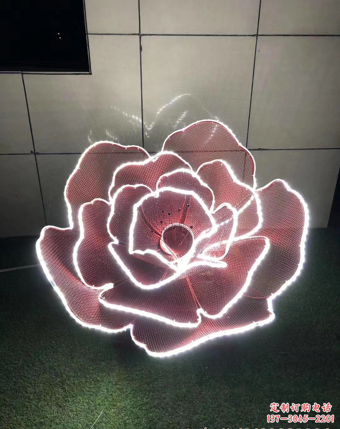 不锈钢镂空花朵景观雕塑