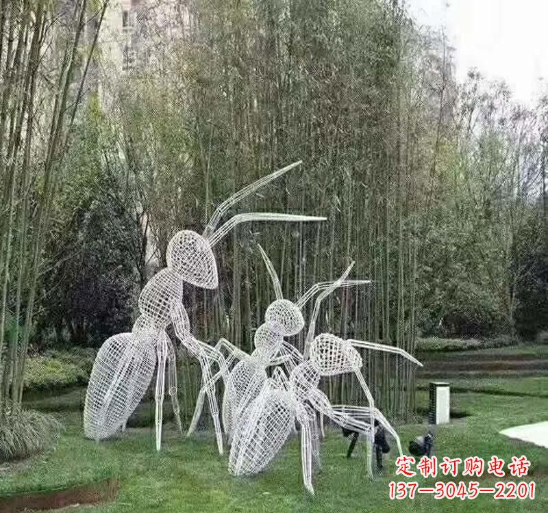 不锈钢镂空蚂蚁雕塑2