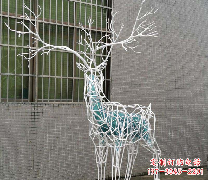 不锈钢镂空梅花鹿雕塑