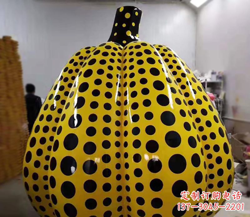 不锈钢镂空南瓜雕塑
