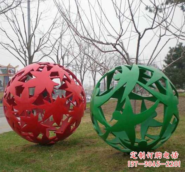 不锈钢镂空球景观雕塑2