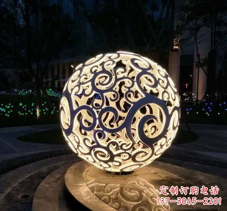 不锈钢镂空球喷泉雕塑2
