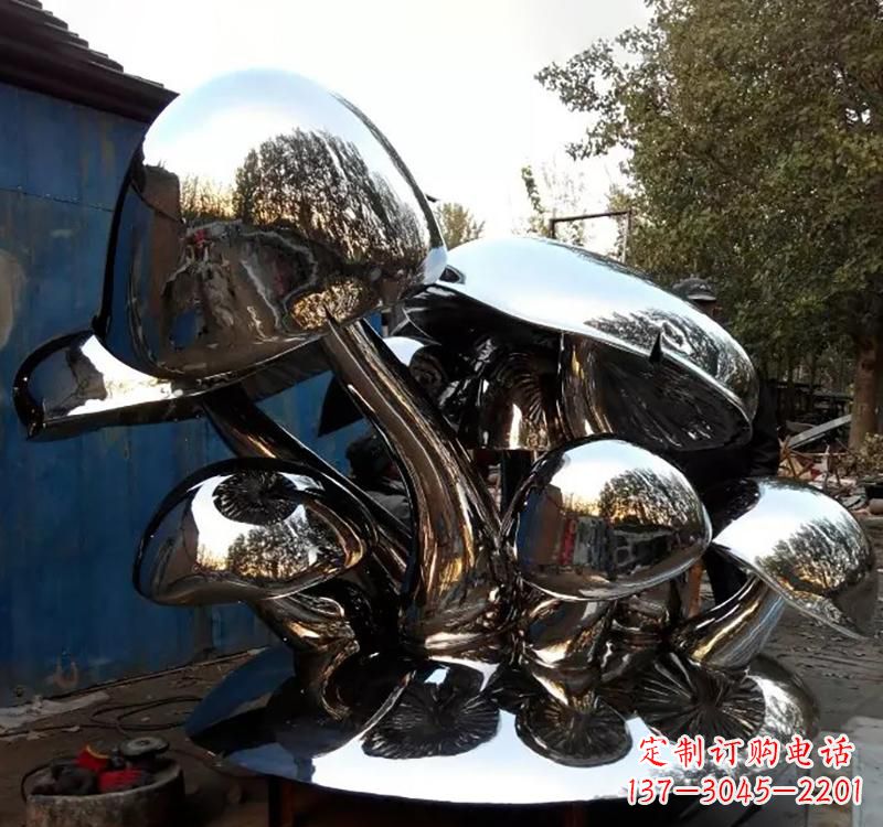 不锈钢蘑菇镜面雕塑
