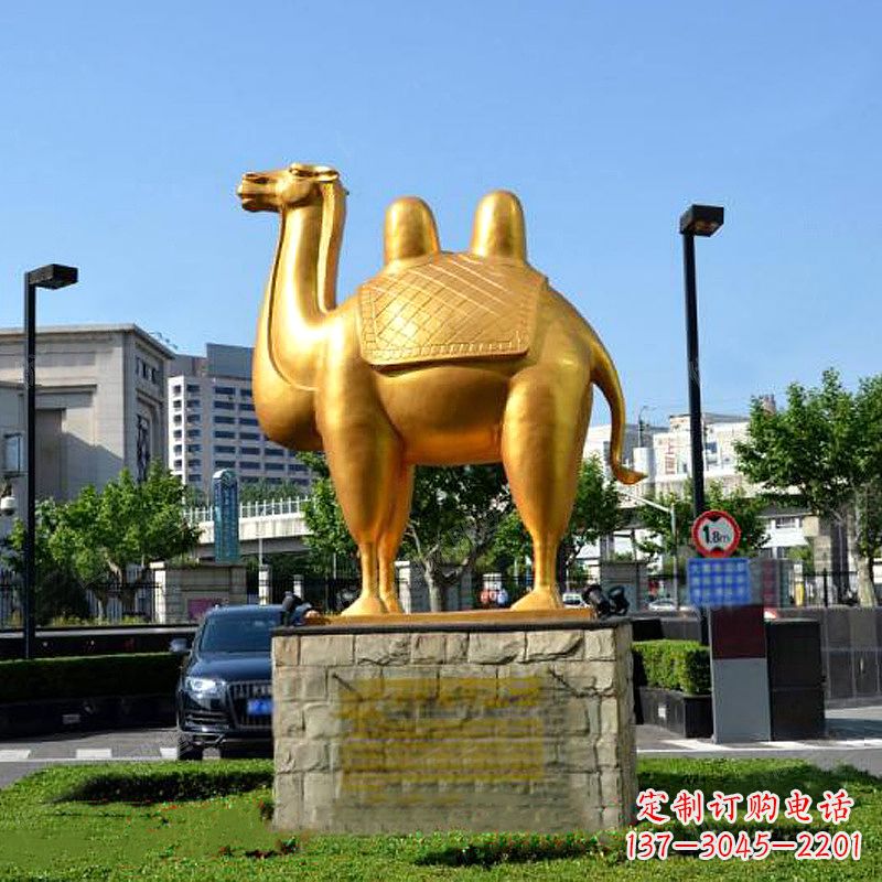 不锈钢喷漆骆驼雕塑-城市绿化带动物雕塑