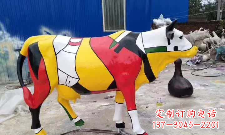不锈钢拼接彩绘牛雕塑