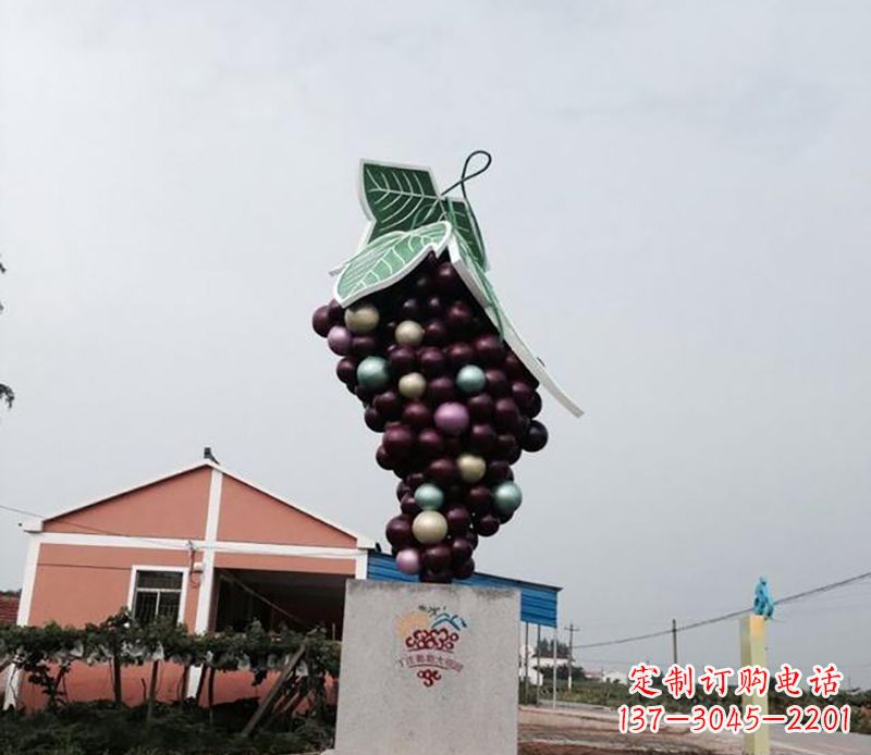 不锈钢葡萄雕塑