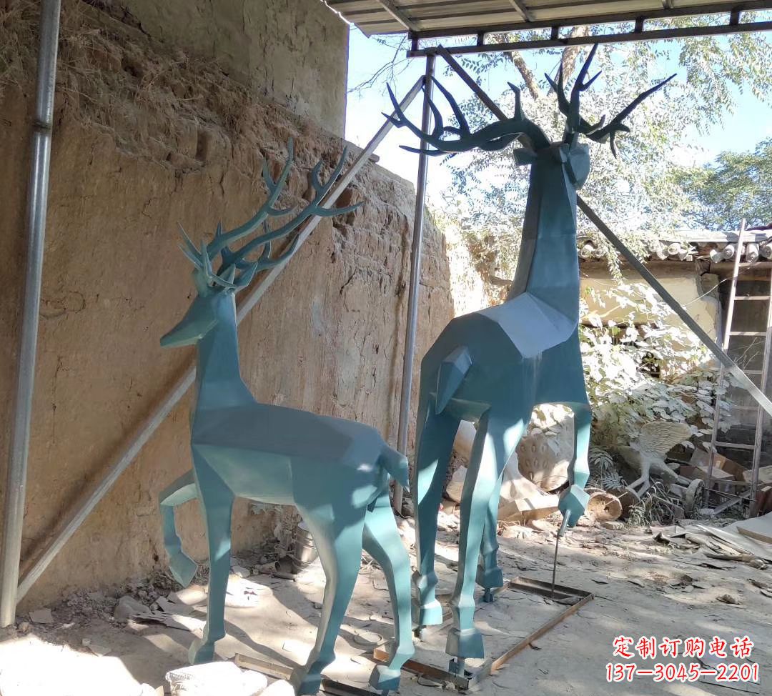 不锈钢切面景观小鹿雕塑