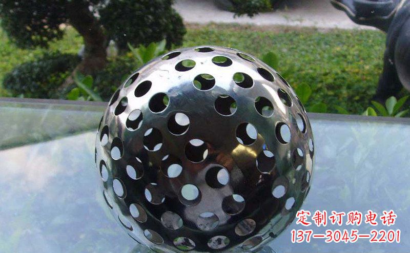 不锈钢球形公园雕塑