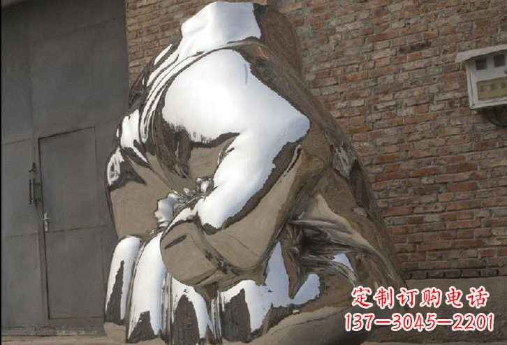 不锈钢拳头雕塑