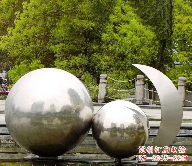 不锈钢日月同辉雕塑