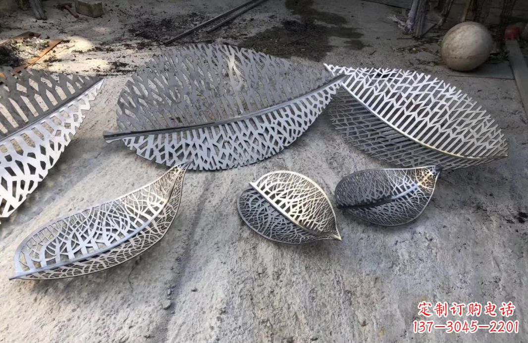不锈钢树叶景观雕塑12