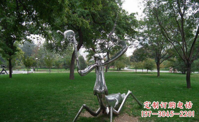 不锈钢螳螂动物雕塑