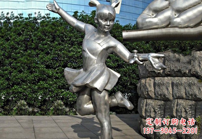 不锈钢/踢毽子/小女孩-不锈钢踢毽子的小女孩雕塑 不锈钢/踢毽子/小女孩-不锈钢踢毽子的小女孩雕塑