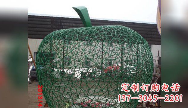 不锈钢网制作的苹果雕塑——精致且耐久 不锈钢网制作的苹果雕塑——精致且耐久