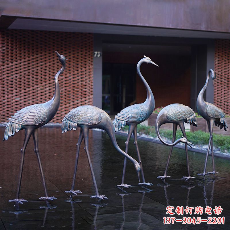 不锈钢仙鹤飞翔雕塑