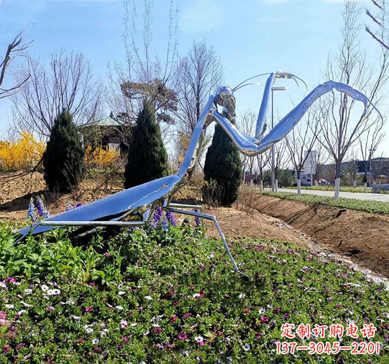 不锈钢现代动物螳螂雕塑