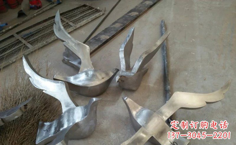 不锈钢小型鸽子雕塑