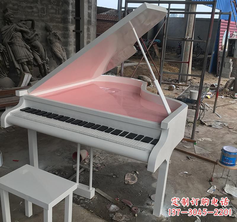 不锈钢校园钢琴雕塑发出音乐的艺术 不锈钢校园钢琴雕塑发出音乐的艺术
