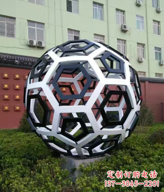 不锈钢足球雕塑缔造校园新风貌 不锈钢足球雕塑缔造校园新风貌