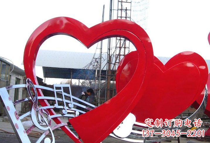 不锈钢心形和乐谱雕塑